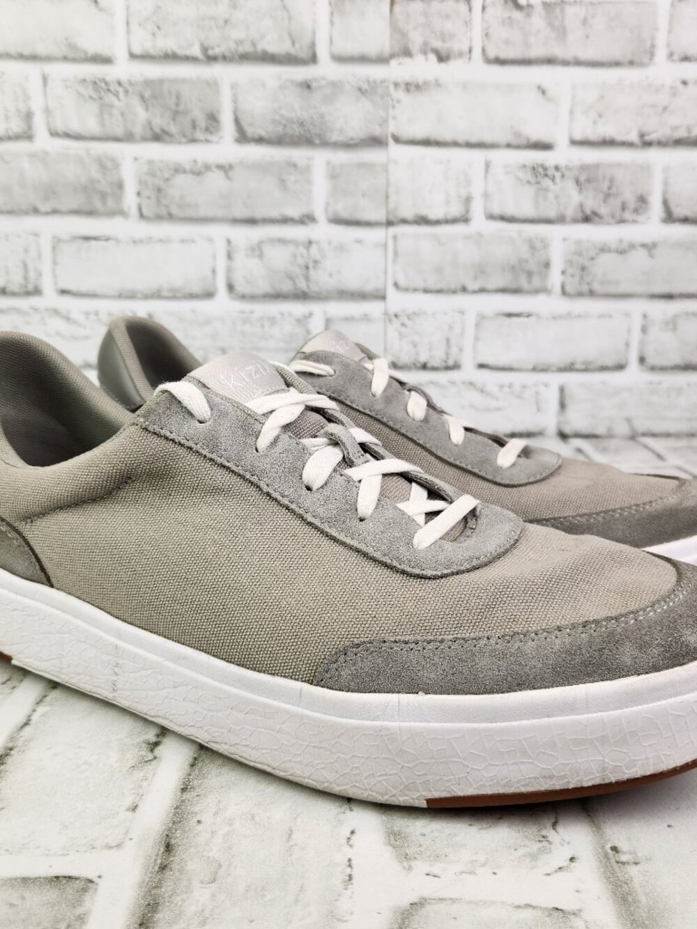 Kizik Prague Slip-On Men's Size 14 Gray Canvas Suede Comfort Hands Free Sneakers